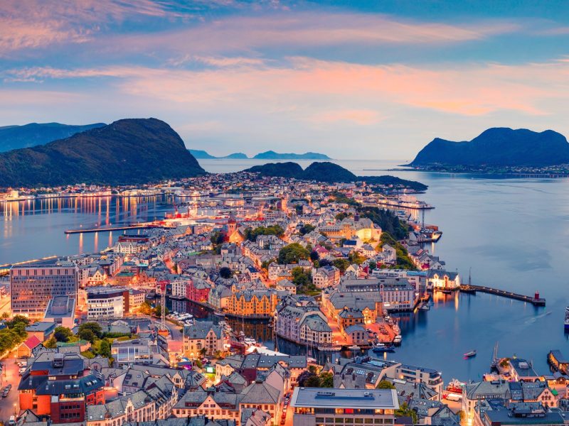 Fjorderlebnisse mit MS Deutschland: Alesund