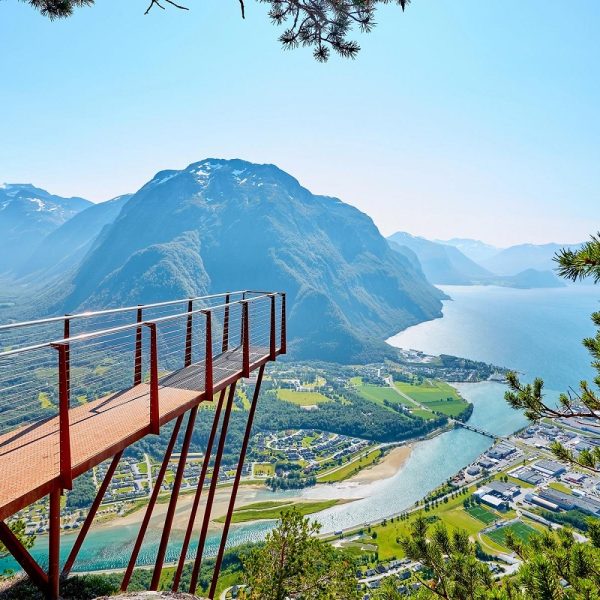 Sommerliche Fjorderlebnisse mit MS Deutschland