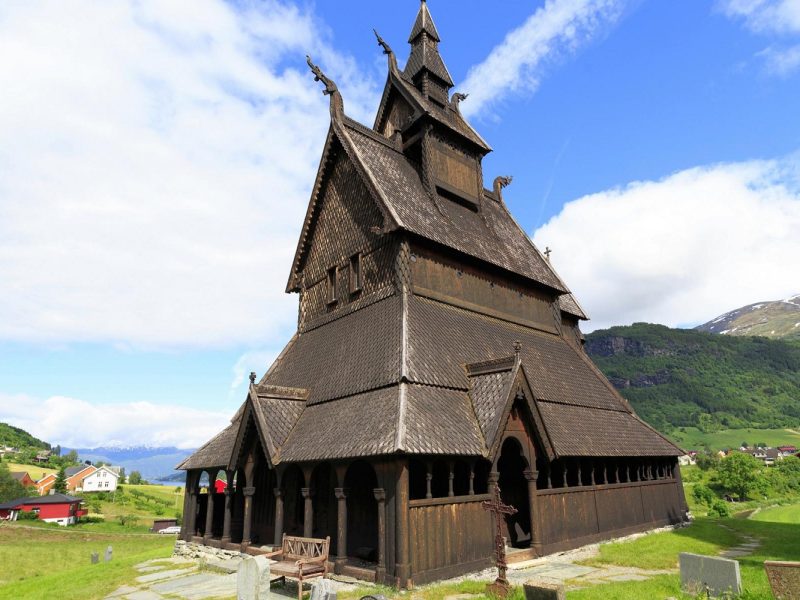 Sommerliche Fjorderlebnisse mit MS Deutschland: Stabkirche Hopperstad