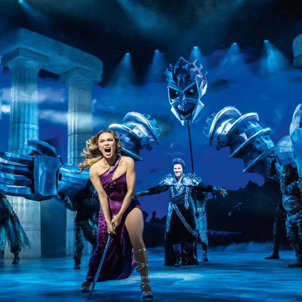 Busreise Musical in Hamburg - Disneys HERCULES - Megara & Hades © Johan Persson Disney Stage Entertainment