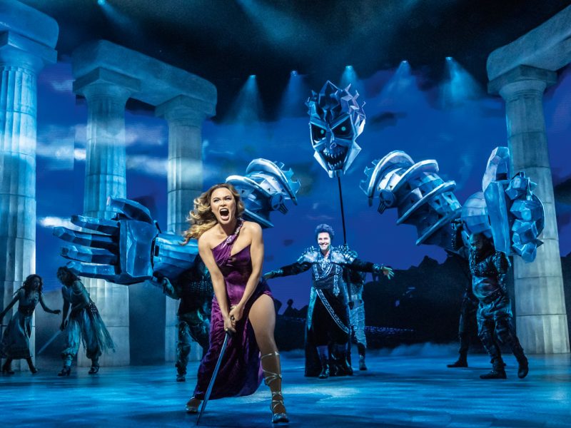Busreise Musical in Hamburg - Disneys HERCULES - Megara & Hades © Johan Persson Disney Stage Entertainment