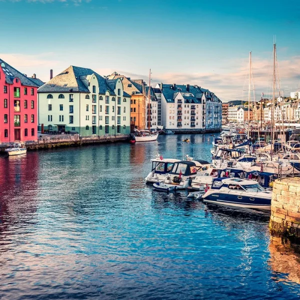 Kreuzfahrt Fjorde, Schären und Küstenorte in Norwegen: Alesund