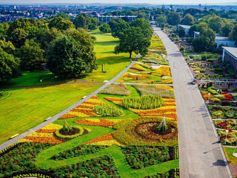 Tagesfahrt egapark in Erfurt - Luftaufnahme des großen Blumenbeets © egapark Erfurt gGmbH BUGA 2021