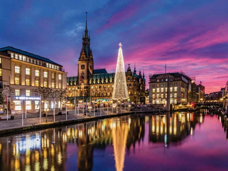 Busreise Elbphilharmonie Hamburg - Internationale Orchester zu Gast: Hamburg in der Abenddämmerung © pixabay