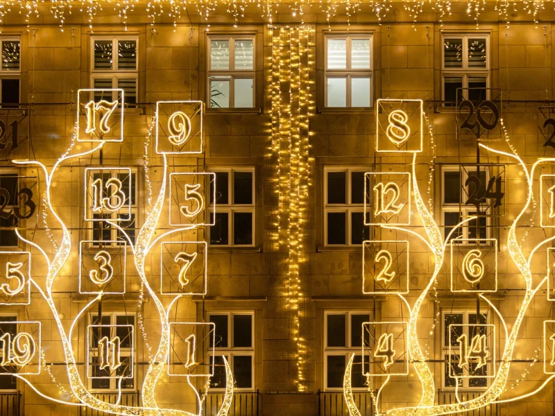 Tagesfahrt Magdeburger Lichterwelt - Weihnachtskalender am Alten Markt in Magdeburg