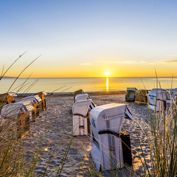 Busreise Gesunde Ostseeauszeit in Binz - Sonnenuntergang am Strand © Marcus Hofmann - Fotolia