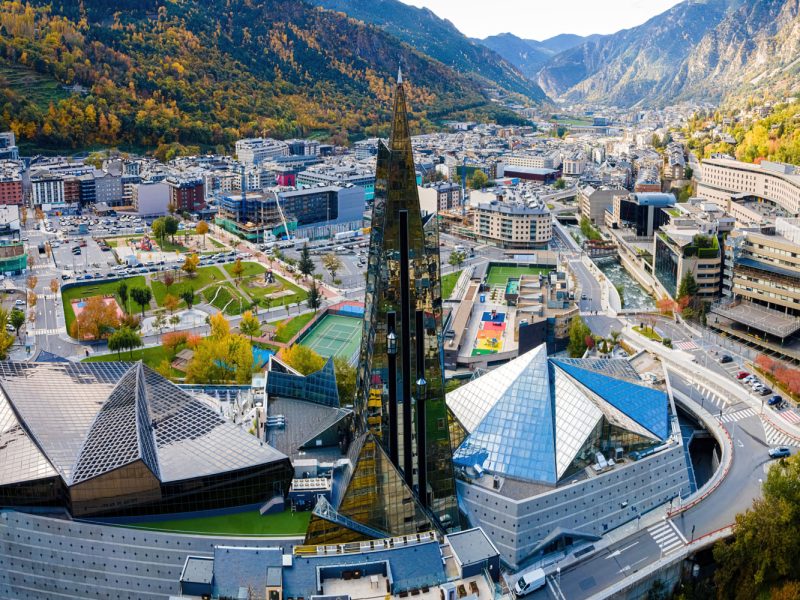 Hauptstadt Andorras mit Blick auf den Thermoludic
